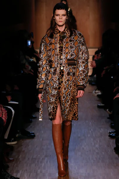 Look 42